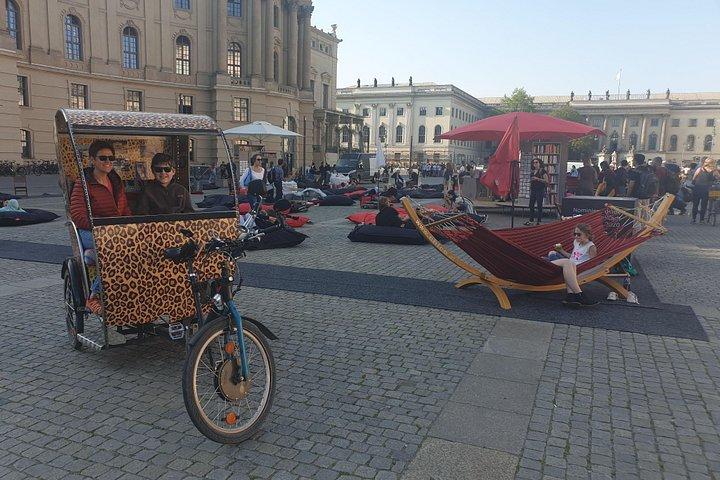 Rikscha Tours Berlin - 複数の人力車を備えた最大 16 人のグループ