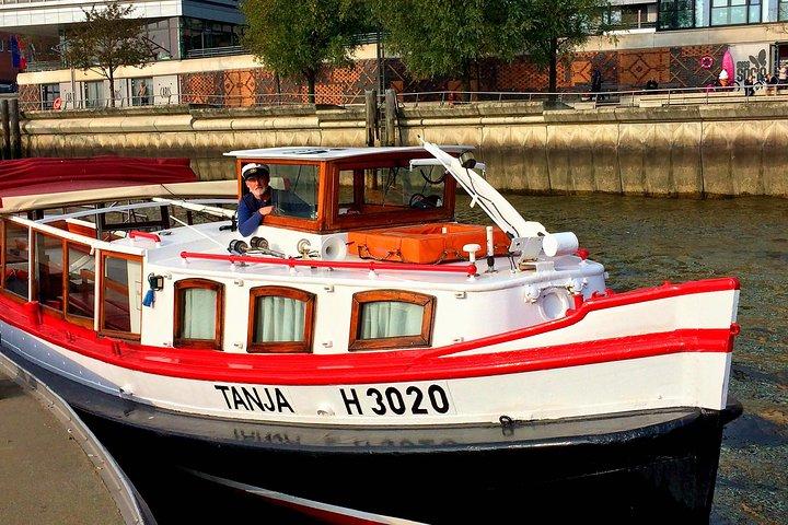 PRIVATE BOAT TOUR through the port of Hamburg