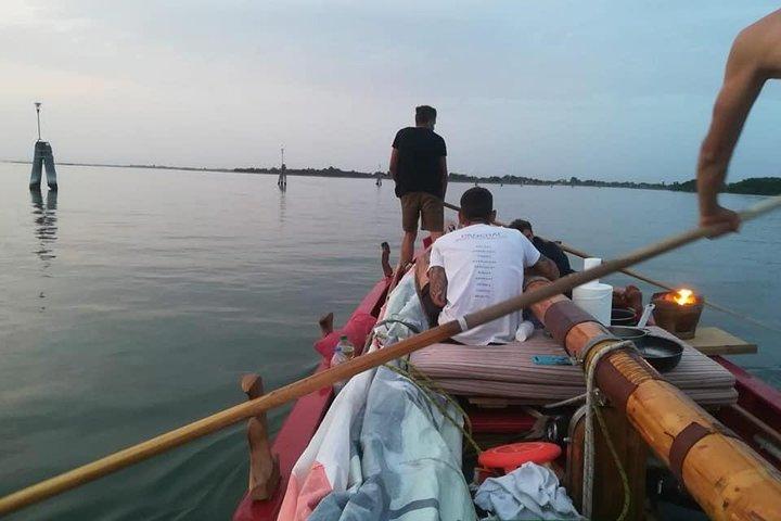 Aprenda a remar pelos canais de Veneza