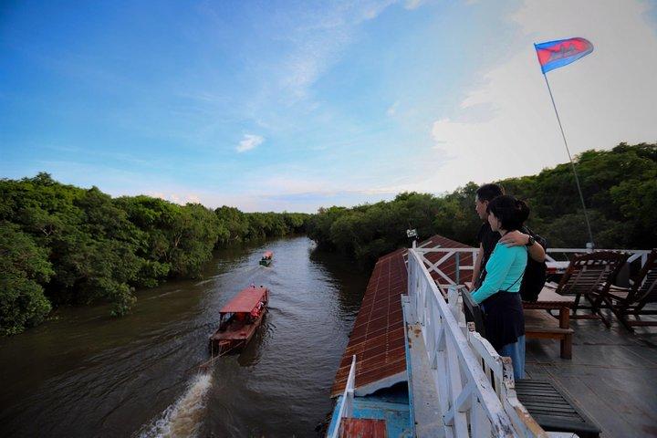 Tour condiviso di mezza giornata Lago Tonle Sap e Kampong Phluk