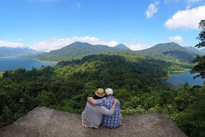 バリ島での終日カスタマイズされた素晴らしいプライベートツアー