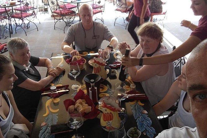 Pompeji Skip-The-Line mit Mittagessen und Weinverkostung vom Kreuzfahrthafen von Neapel