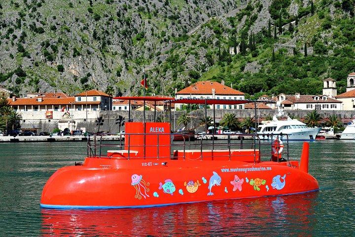 Kotor Red Semi-Submarine Tour : Onderwater hut Familie Avontuur