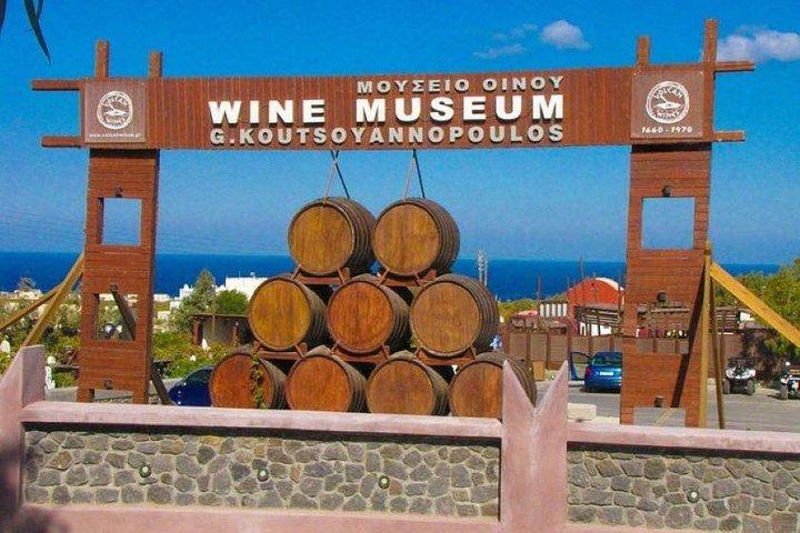 Wine Tour en Santorini con guía privado, museo del vino y degustación.