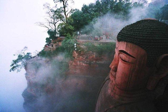 Tour di un giorno a Leshan Giant Buddha e Jinli Ancient Street