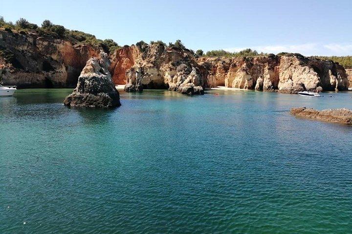 Benagil privat yacht fra lagos med drinks, tapas, paddle boards og kajak