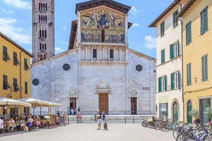 VISITE PRIVÉE: Pise et Lucca avec déjeuner et dégustations de vins à la ferme