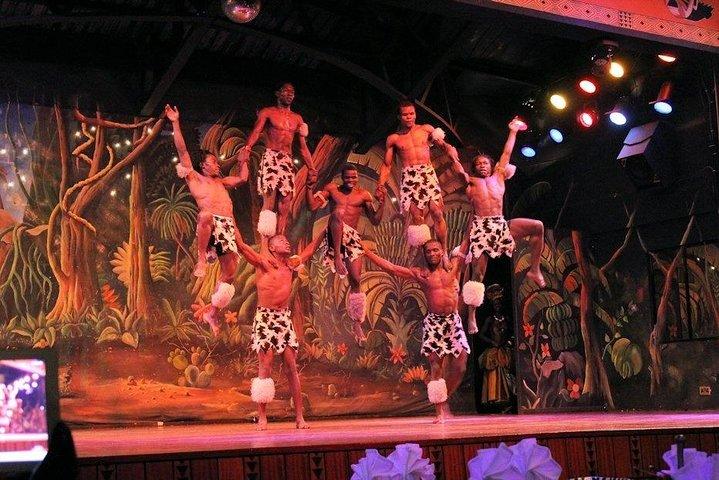 Expérience nocturne à Nairobi et dîner au Safari Park Hotel