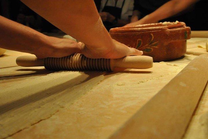 Clase de cocina con un "Mamma" local en Soriano, pequeño pueblo cerca de Viterbo