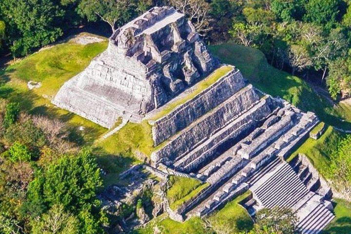 Xunantunich, Cave Cave & Ziplining de Caye Caulker