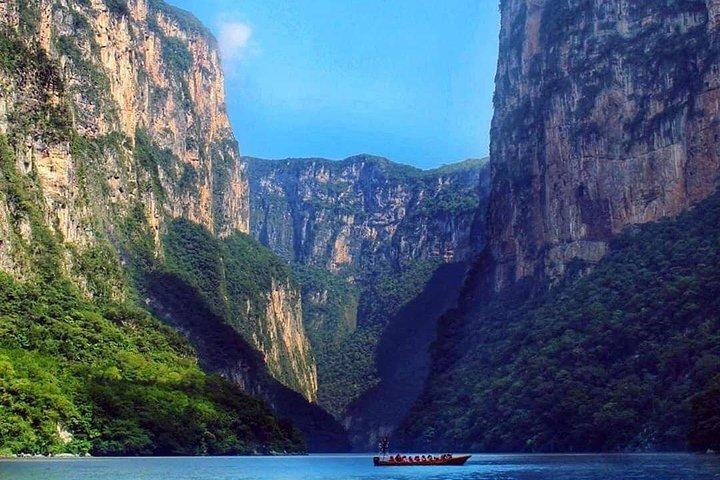 Sumidero Canyon, Miradores del Cañón und Pueblo Chiapa de Corzo.