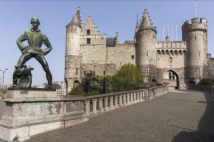 ブリュッセルからのアントワープとゲントの日帰り旅行、アトミウムのフォトストップ付き