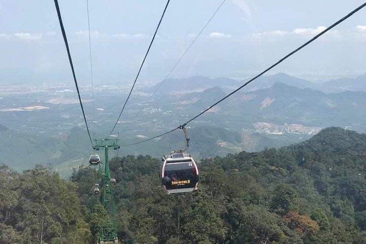 Golden Bridge Ba Na Hill via kabelbane Early Morning & Da Nang City Fullday Tour