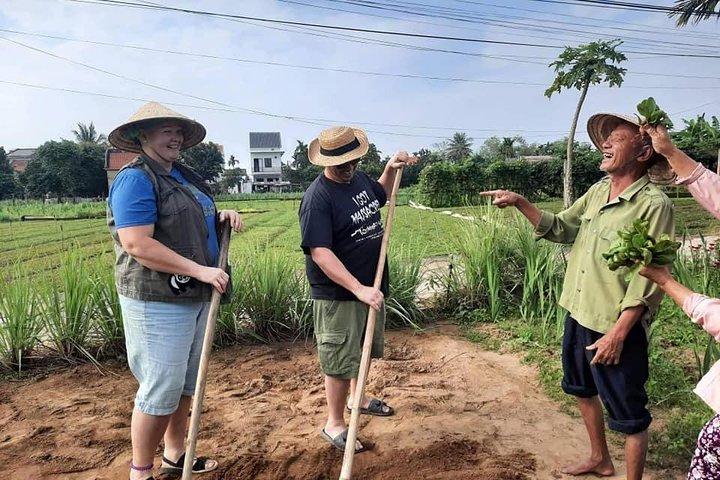 Hoi An Village Experience Tour & Lantern Making Class