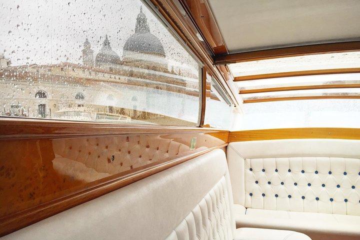 Traslado privado desde el hotel en Venecia al aeropuerto VCE