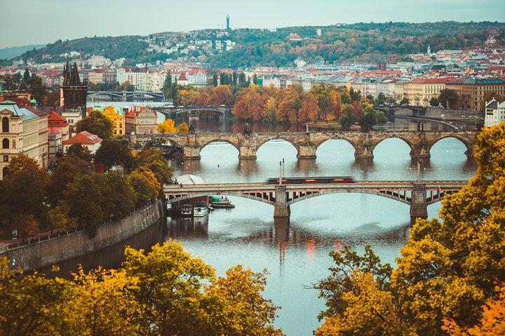 Privat transfer från Budapest till Prag med sightseeingstopp i Kutna Hora