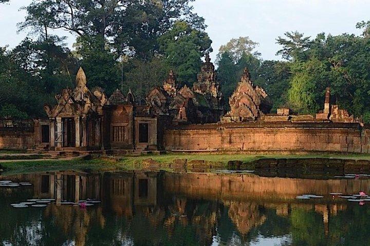 Kulen Waterfall og Banteay Srei Off Beaten Track