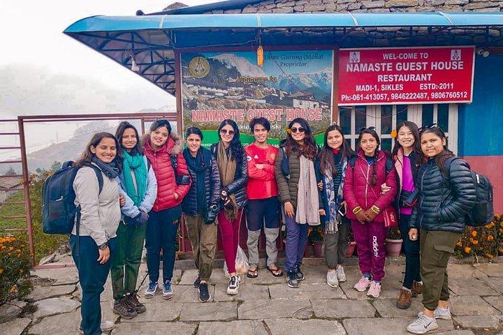 4WD Jeep Drive Kaphuche Gletschersee Tour und Trekking von Pokhara