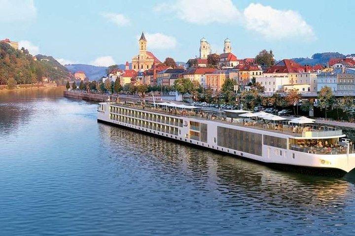 Traslado privado: Múnich a Port Passau en furgoneta de lujo