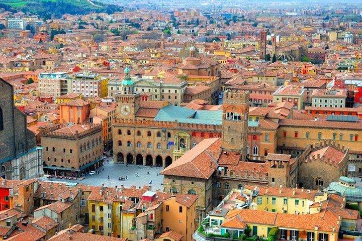 Visita guiada à cidade de Bolonha e à universidade mais antiga da Europa