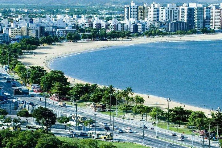 Hawaiianische Kanutouren auf Inseln, geheimen Stränden und unvergesslichen Landschaften