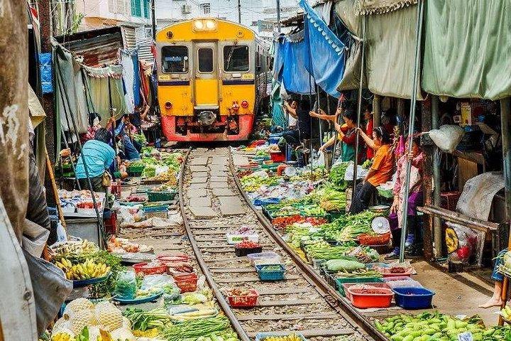 Treinmarkt en drijvende markt halve dag tour