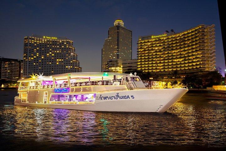 BKK ChaoPhraya Cruzeiro Romântico com Jantar e Traslado (opcional)