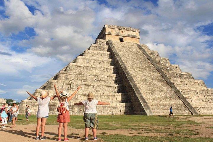 Tour a Chichén Itzá: Aventura en Valladolid y cenote con buffet