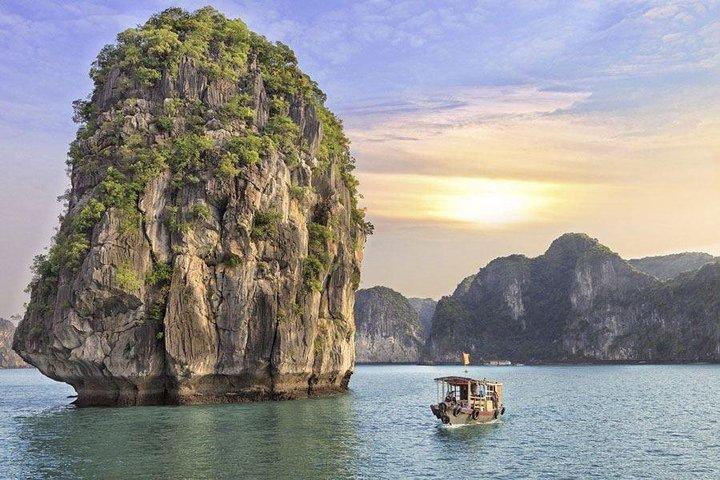 2 dagar Halong Bay med budgetkryssning - inklusive transfer från Hanoi
