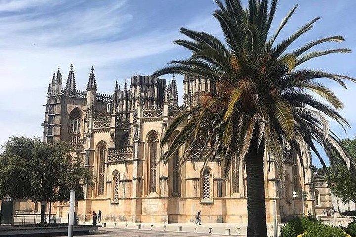Fatima Tour + Batalha Monastery + Nazareth + Óbidos