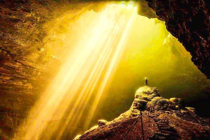 Cueva exótica de Jomblang y diversión entre el cielo Tour