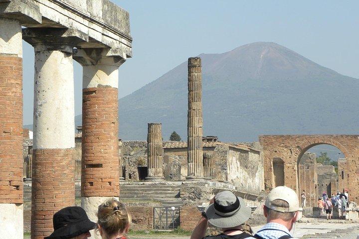 Napoli and Pompeii private Tour with transfer