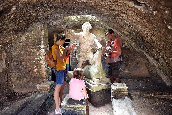 Privat guidad tur till Ostia Antica arkeologiska plats med Alessandra!