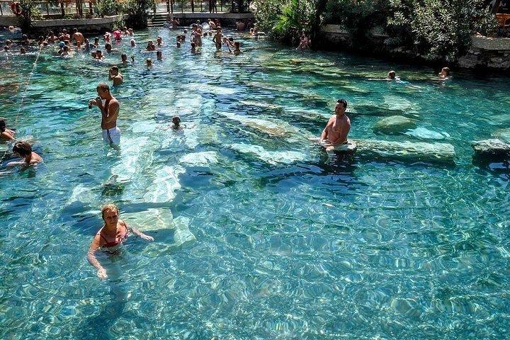 クシャダシまたはセルチュクからのパムクカレ小グループツアー