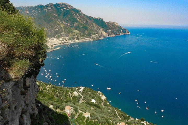 Private Boat Tour of Amalfi Coast and Capri door Jeanneau Leader