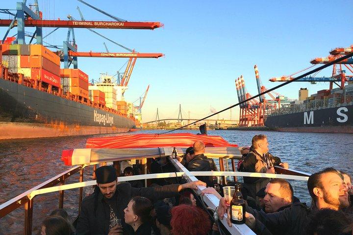 PRIVATE BOAT TOUR through the port of Hamburg
