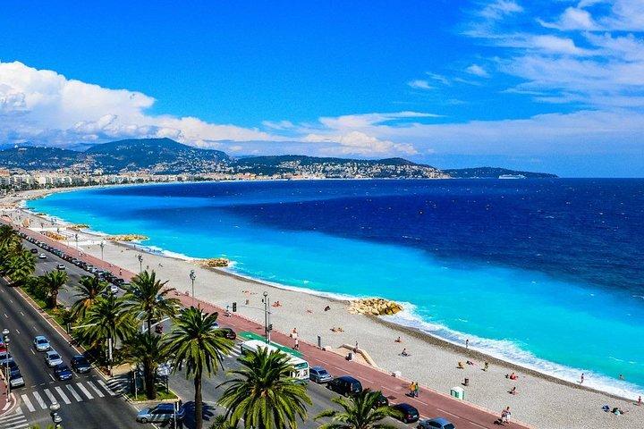 Trasferimento privato: dall'aeroporto di Nizza NCE alla città di Nizza in auto aziendale