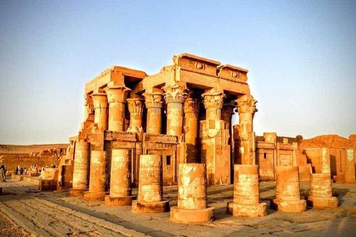 Da Assuan: gita di un'intera giornata ai templi di Kom Ombo e Edfu