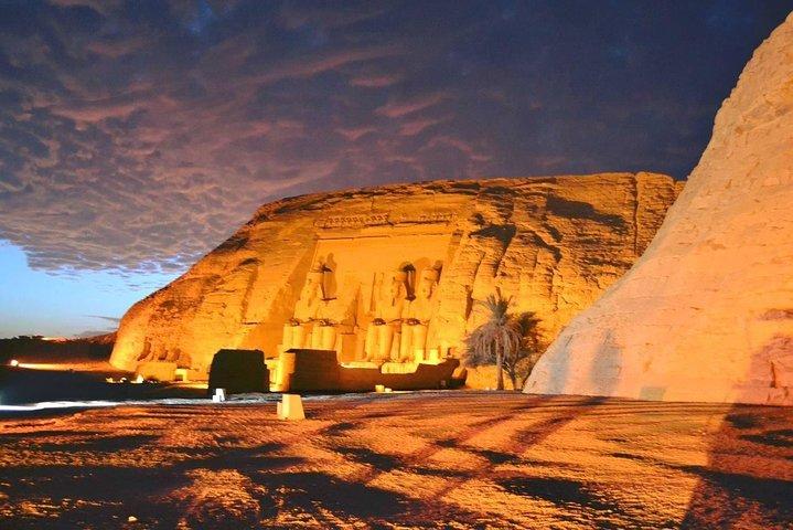Luxor: viaje privado de 2 días a Edfu, Kom Ombo, Asuán y Abu Simbel, entradas