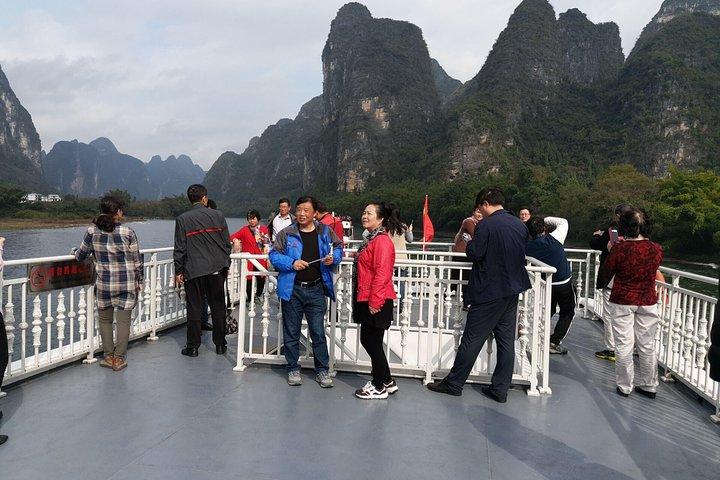 Journée complète de Li-River avec le bateau 4 étoiles et Yangshuo Cycling Tour
