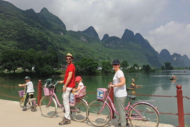 Journée complète de Li-River avec le bateau 4 étoiles et Yangshuo Cycling Tour