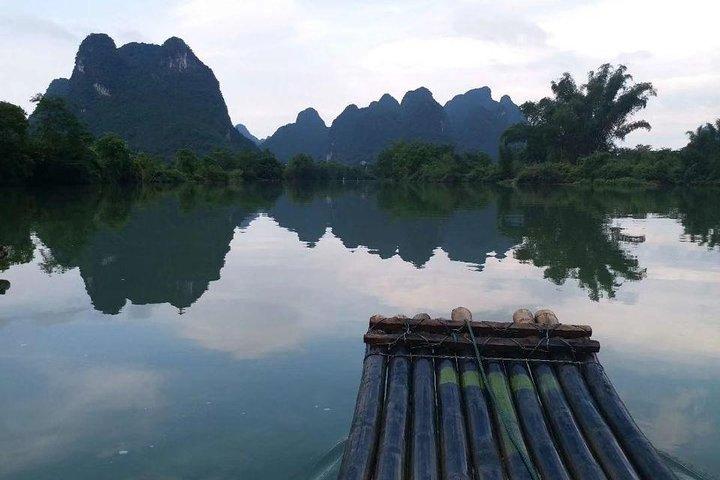 Li-River de dia inteiro com o barco de 4 estrelas e Yulong barco de bambu