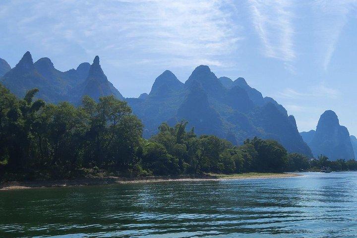 Li-River de dia inteiro com o barco de 4 estrelas e Yulong barco de bambu