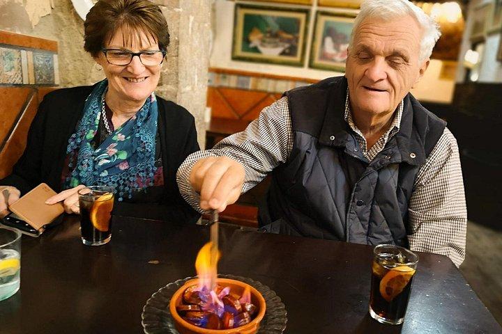 Visite privée des points forts et des secrets de Barcelone avec tapa et boisson