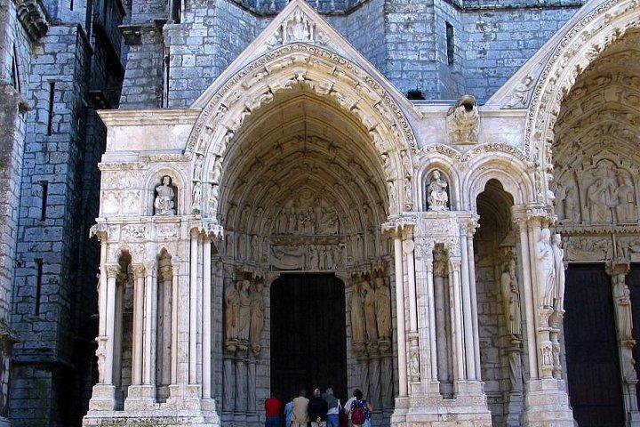 Chartres and Versailles Private Full-Day Tour