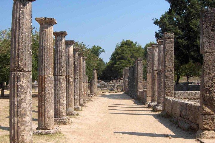 Excursão privada de 4 dias em Argolis, Olímpia Antiga, Delfos e Meteora saindo de Atenas