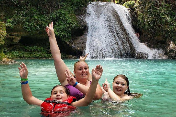 Blue Hole Ocho Rios (Ilha Gully Falls)