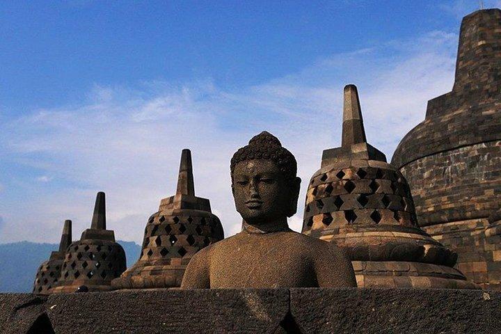 Excursión Privée à Borobudur, Prambanan, Pawon, Mendut avec Guía francófono