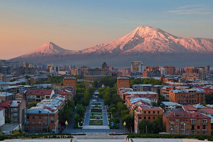 Yerevan City Walking Tour m / Brunch