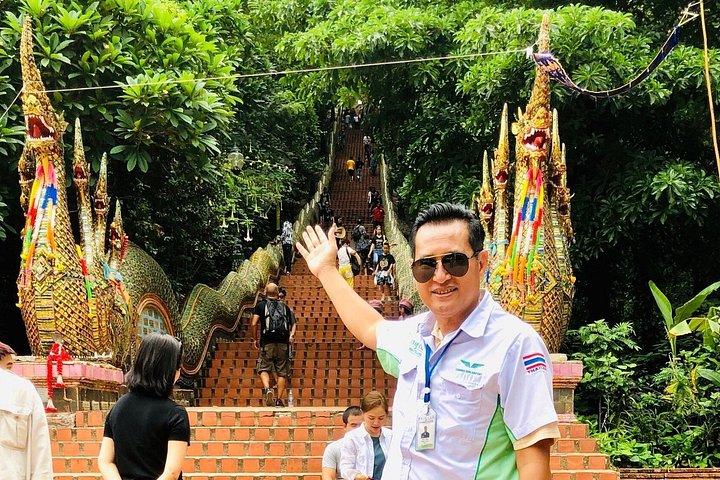 ドイステープ寺院。それはチェンマイで必見です！